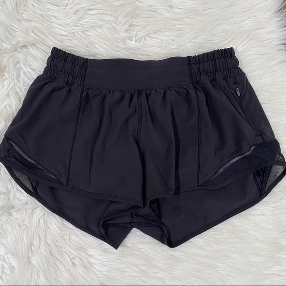 Lululemon Hotty Hot shorts- Black 2.5” - Picture 2 of 6